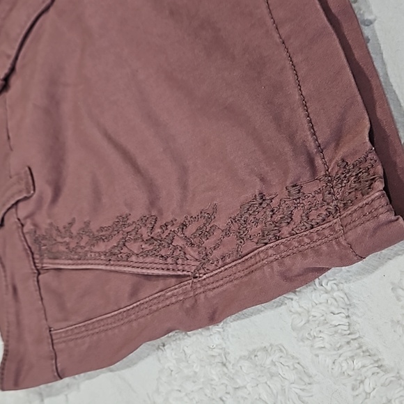 Blush Pink BKE Embroidered Shorts - Picture 3 of 9